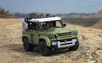 Lego will launch a 2,500+ piece Land Rover Defender scale model kit