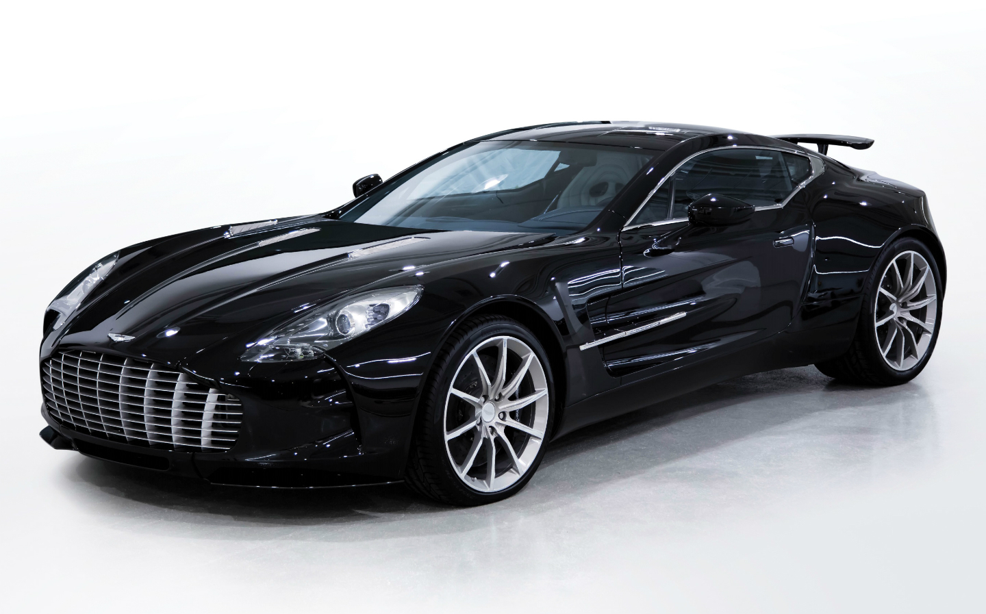 Want To Save The Planet? Buy A £1.6M, 750Bhp Aston Martin One-77 Hypercar