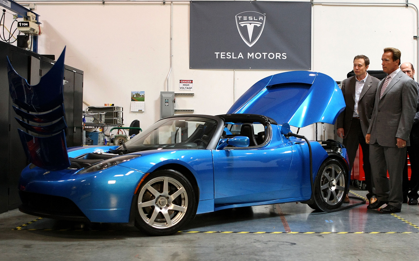 History of electric cars - Tesla Roadster