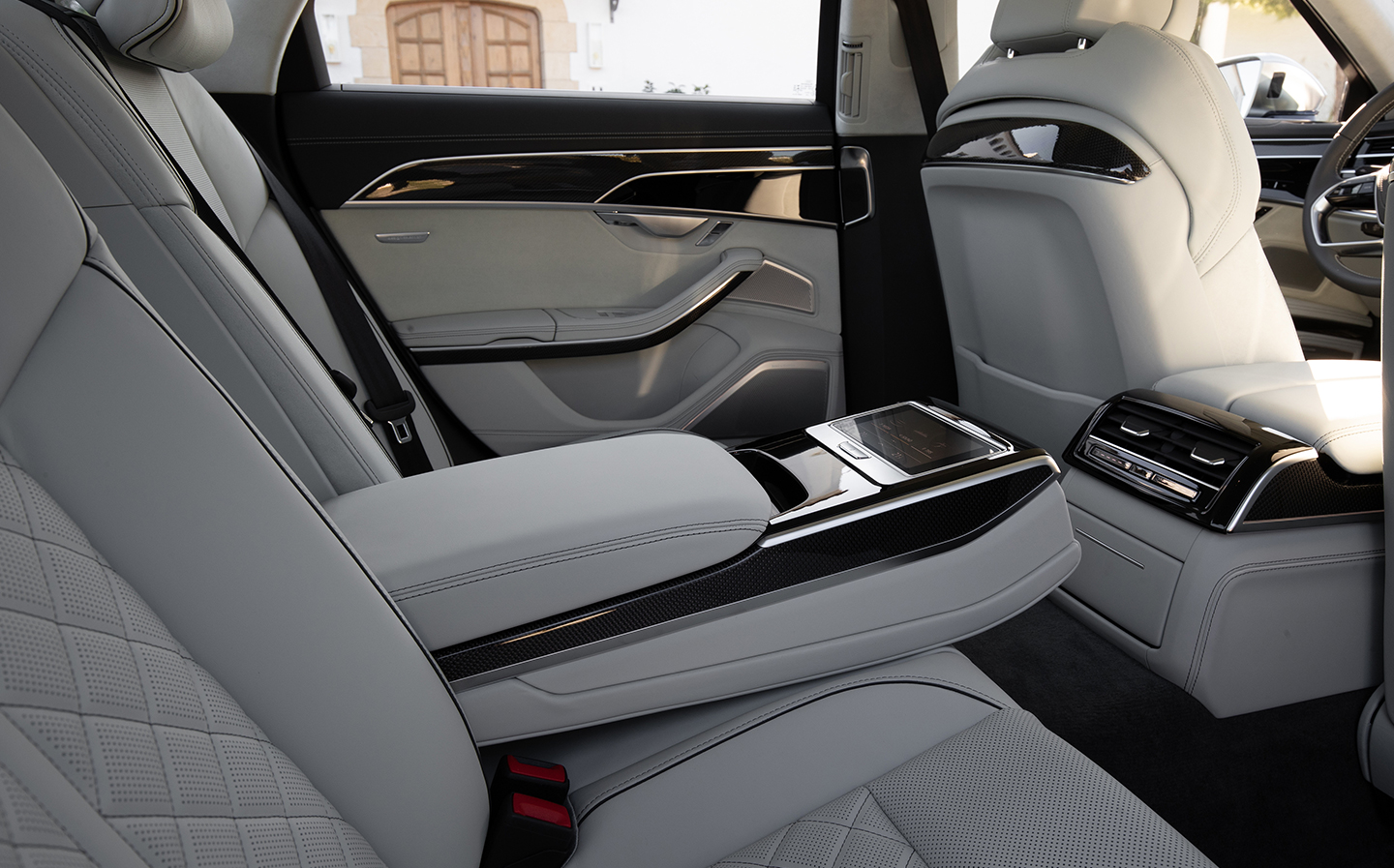 Audi s8 on sale seats
