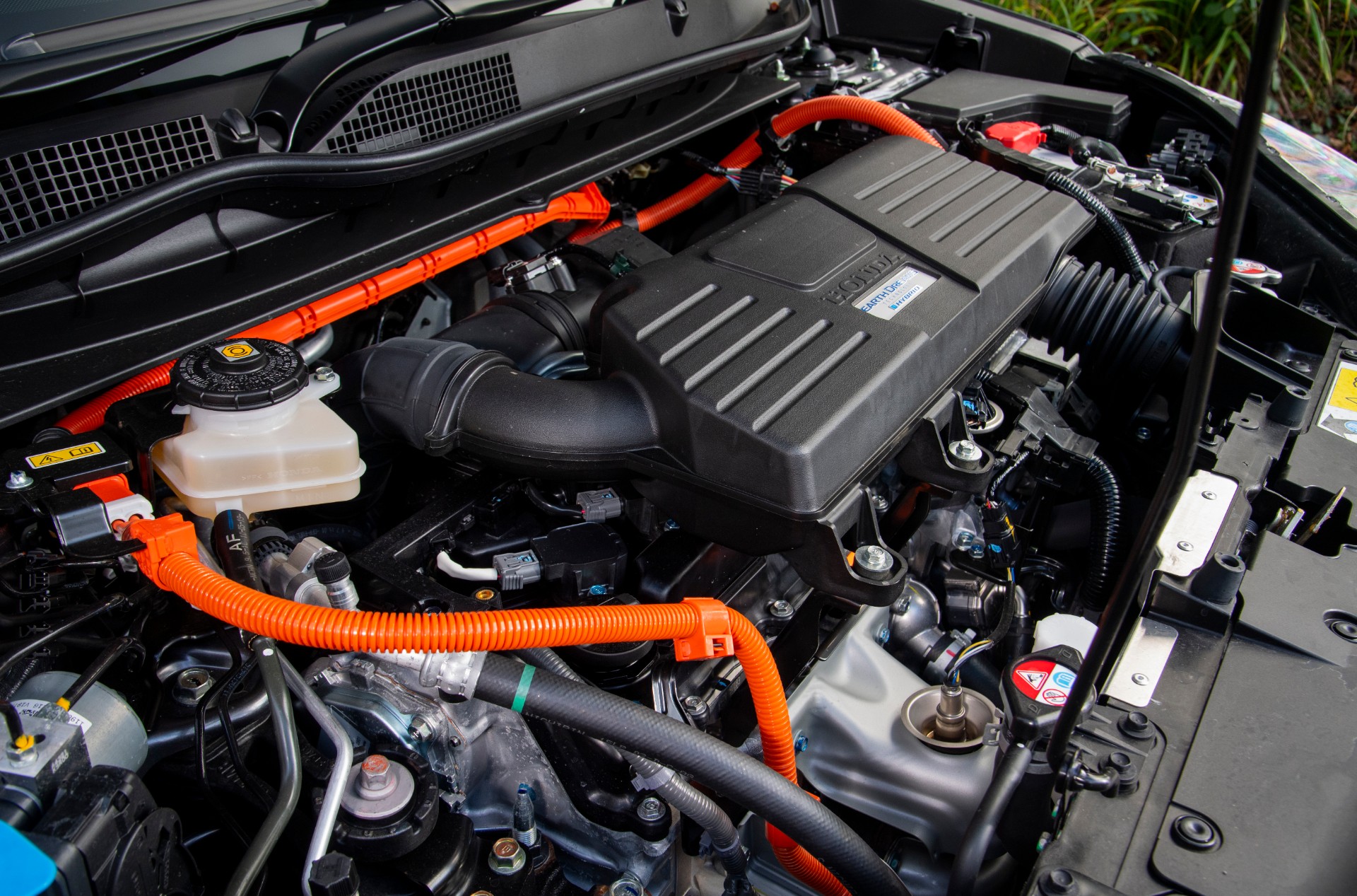 Honda CR-V Hybrid engine bay