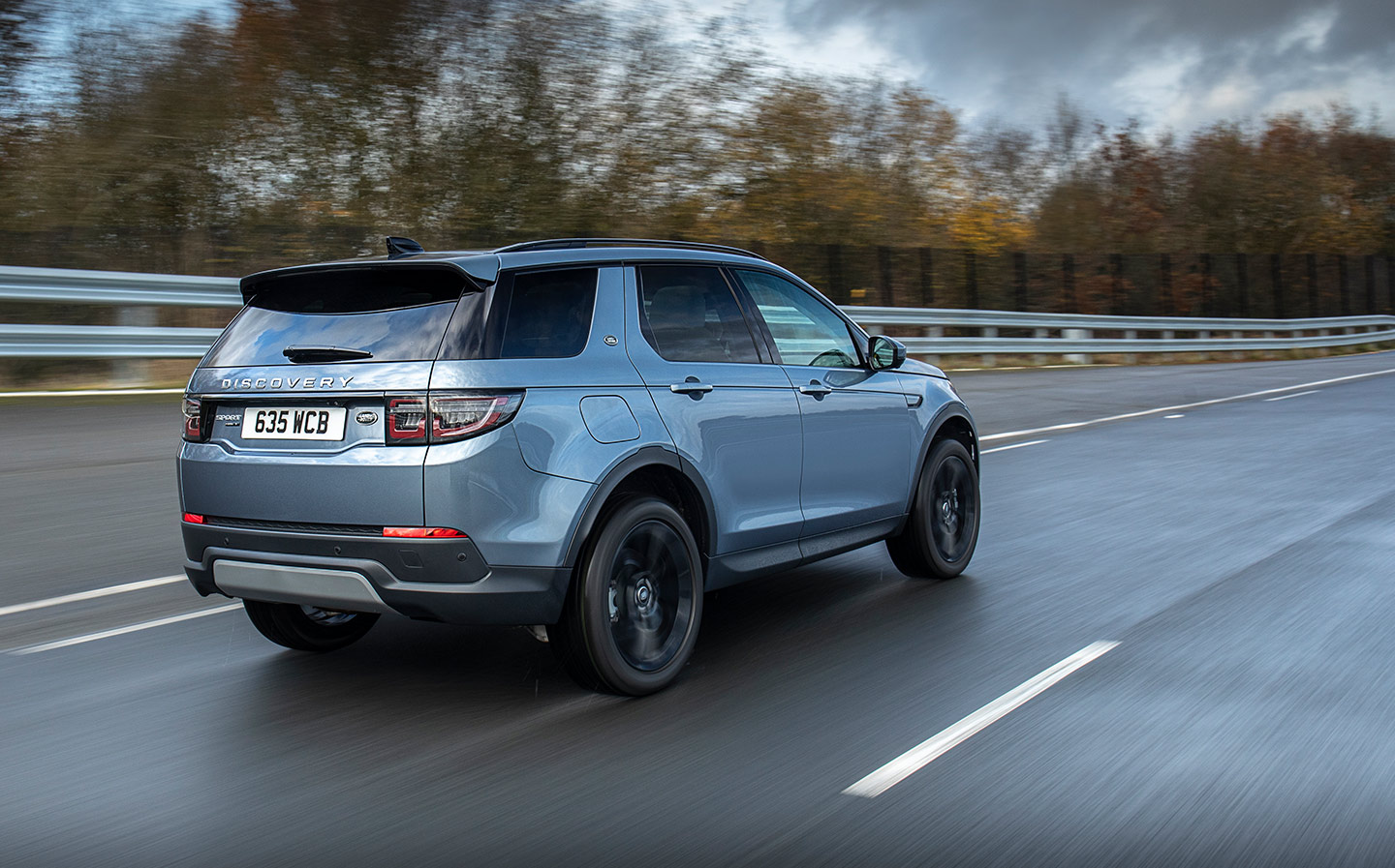 Range Rover Evoque vs Land Rover Discovery Sport