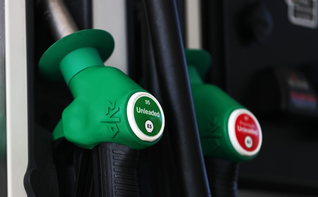 Supermarkets begin to drop petrol price below £1 per litre