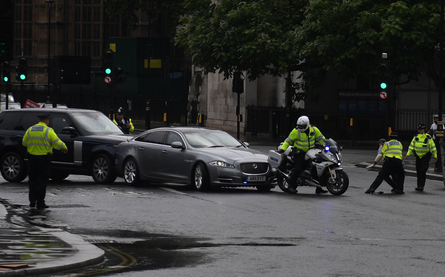 Boris Johnson in crash outside parliament