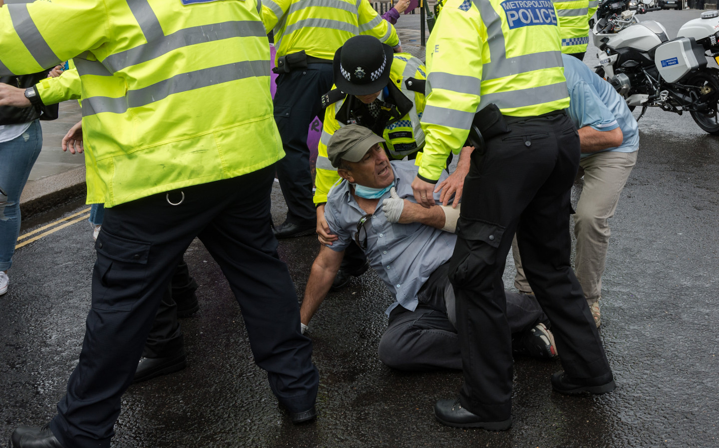 Boris Johnson in crash outside parliament