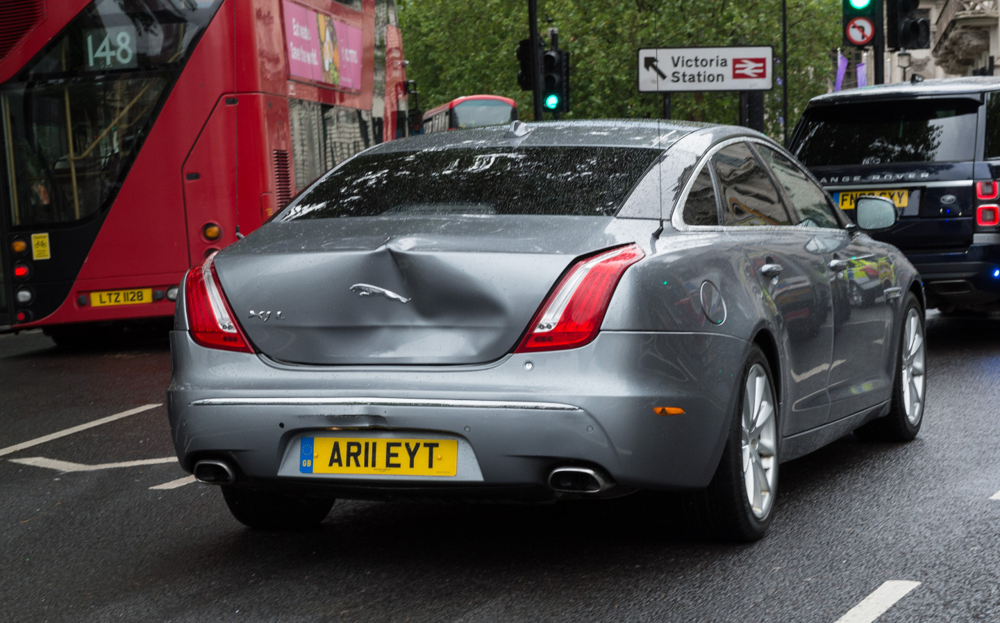 Boris Johnson in crash outside parliament