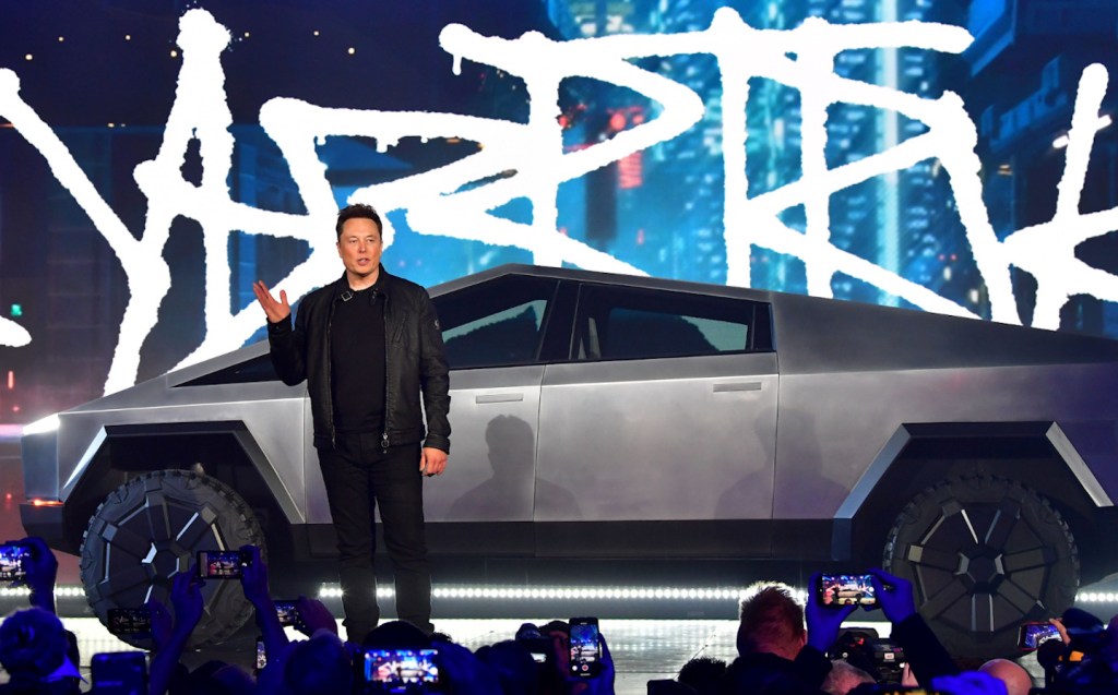 Den Elon Musk seet, datt Tesla Cybertruck iwwer 200.000 Reservatioune krut