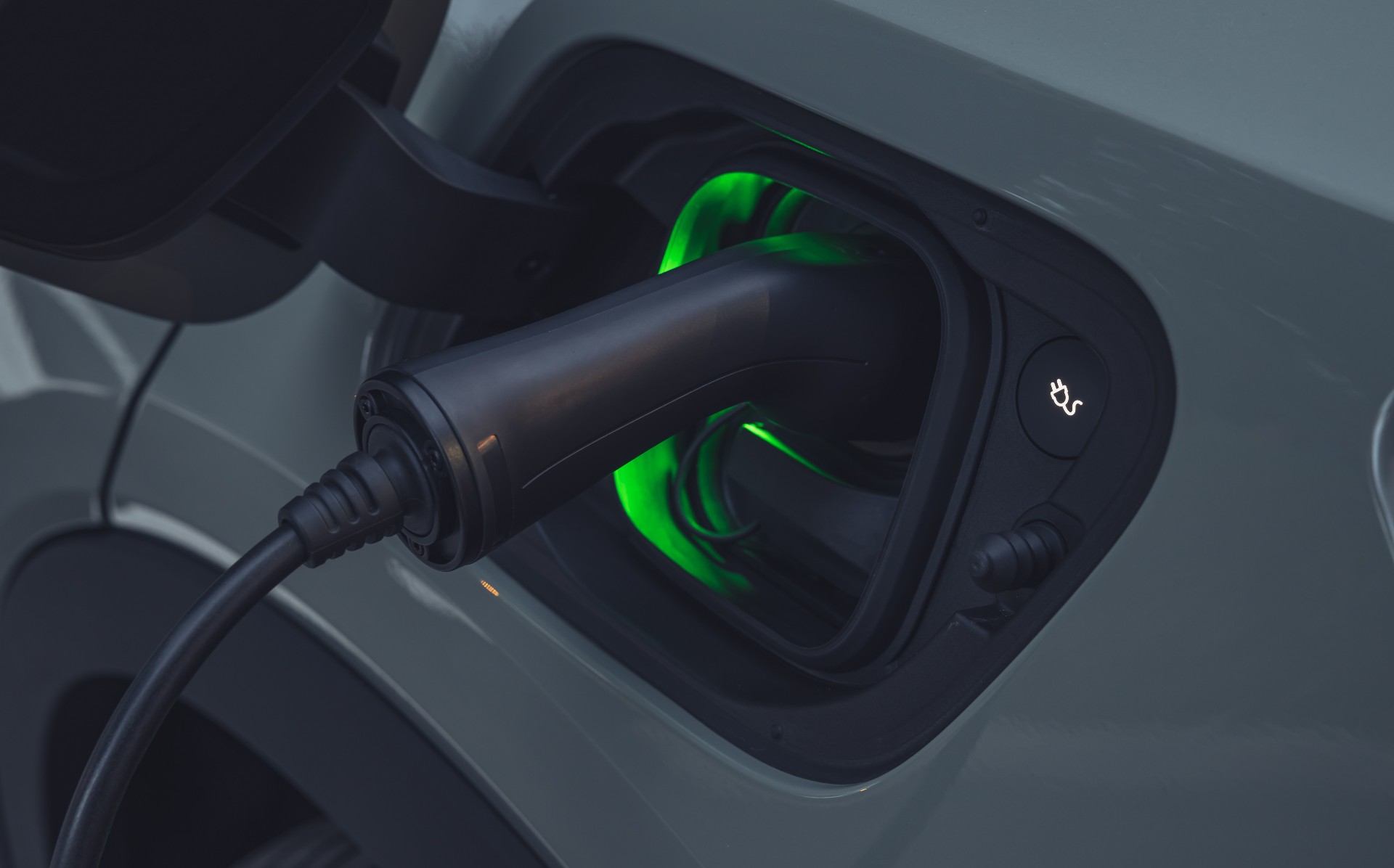 Volvo xc40 shop recharge plug type