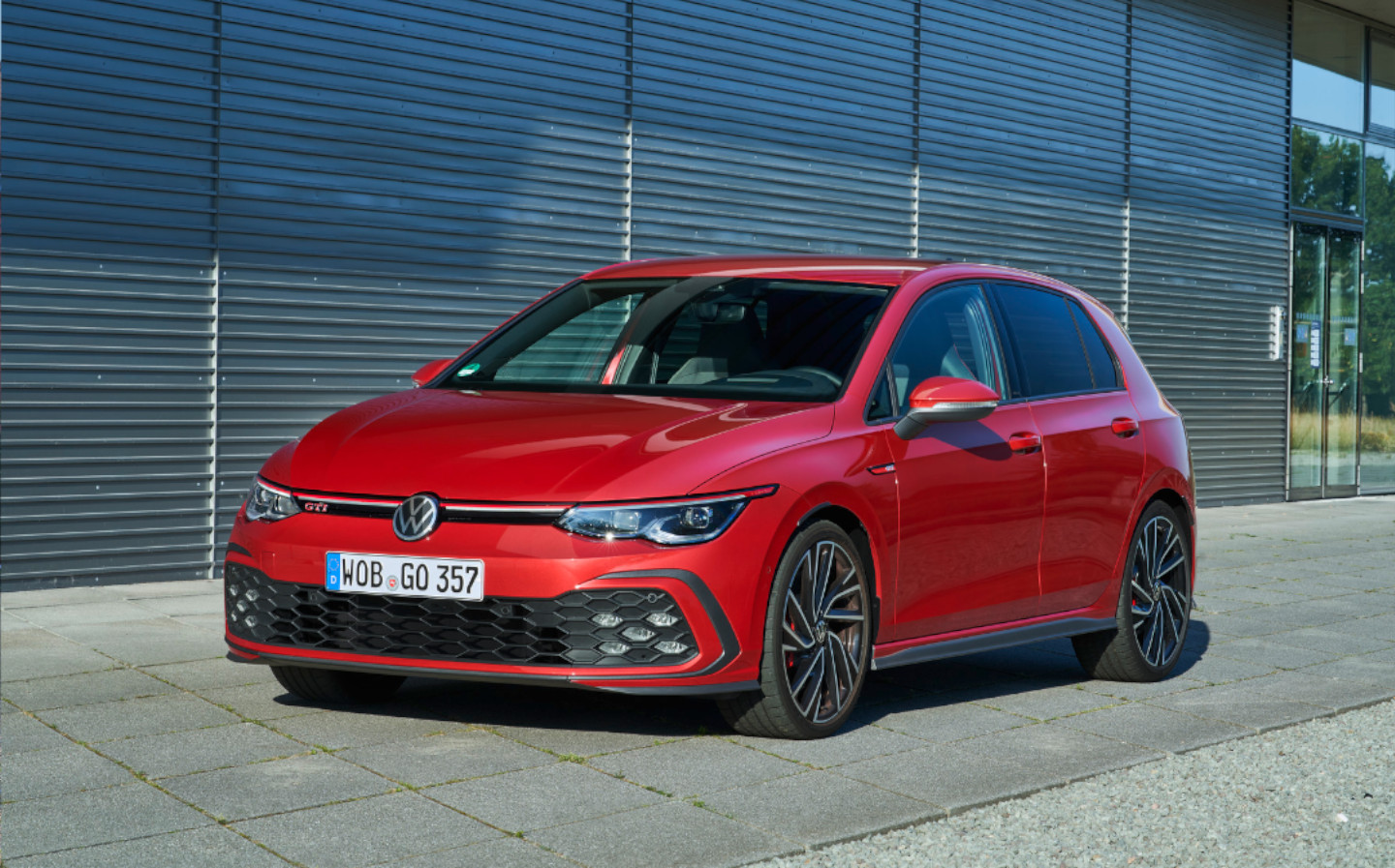 Tegen Verovering Geven Jeremy Clarkson reviews 2021 Volkswagen Golf GTI because he was bored by  Tiguan