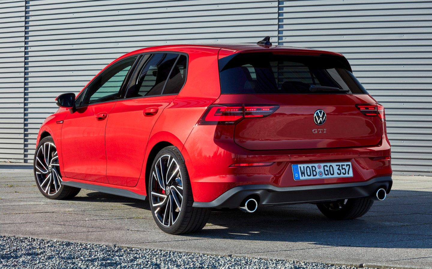 Tegen Verovering Geven Jeremy Clarkson reviews 2021 Volkswagen Golf GTI because he was bored by  Tiguan