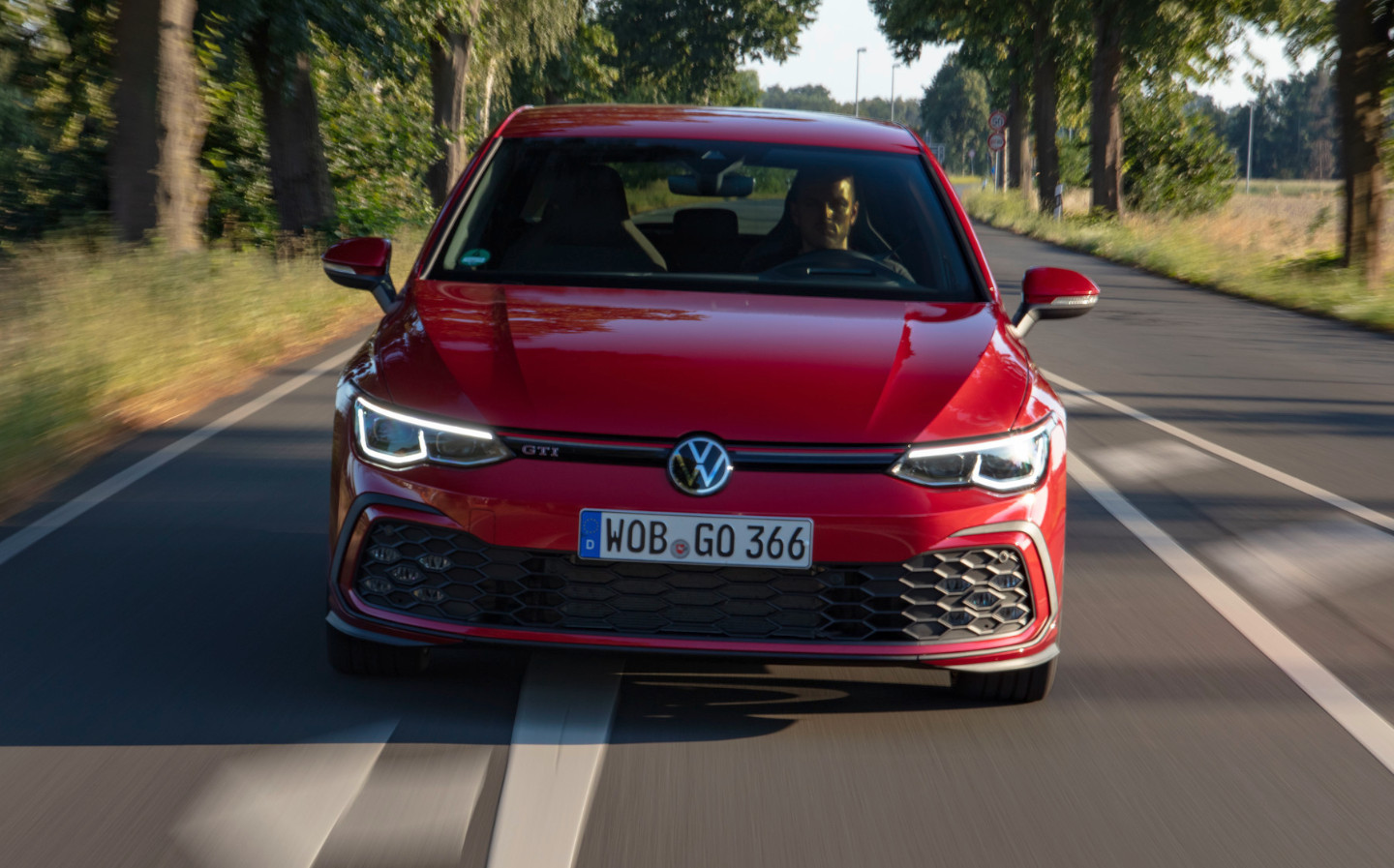 Tegen Verovering Geven Jeremy Clarkson reviews 2021 Volkswagen Golf GTI because he was bored by  Tiguan