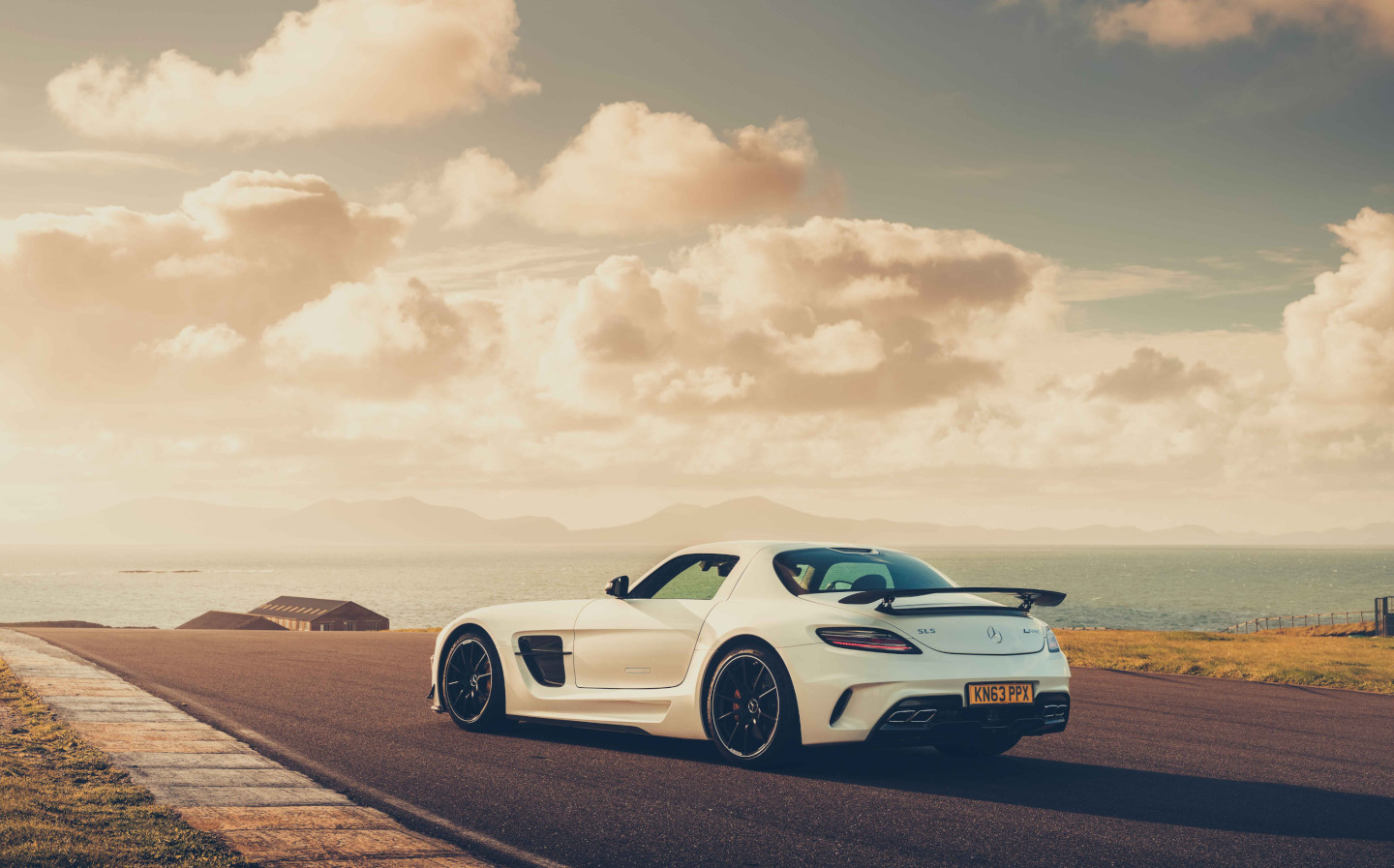 Mercedes-Benz SLS AMG