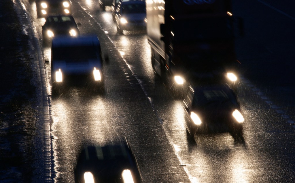 Coroner calls for review of smart motorways after M1 deaths