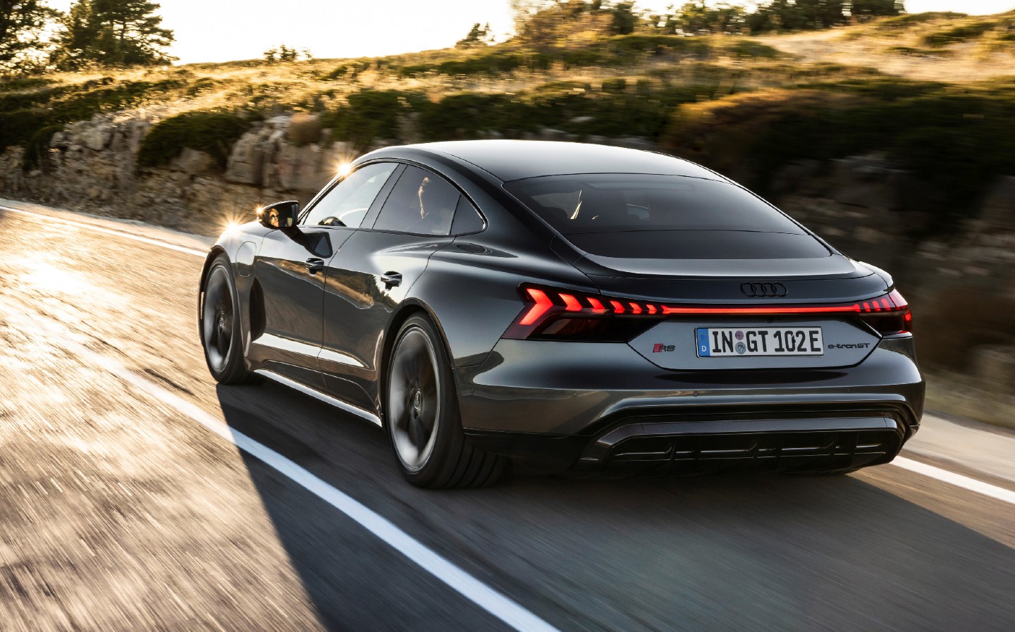 Audi e-tron GT enters series production: Carbon-neutral production