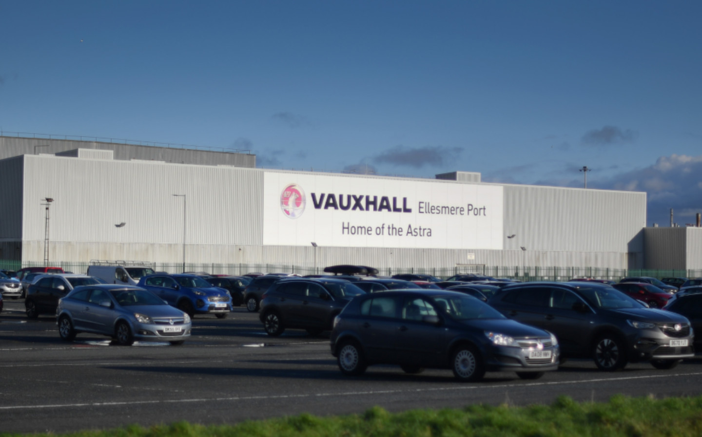 Eight hundred jobs in jeopardy at Vauxhall factory in Ellesmere Port