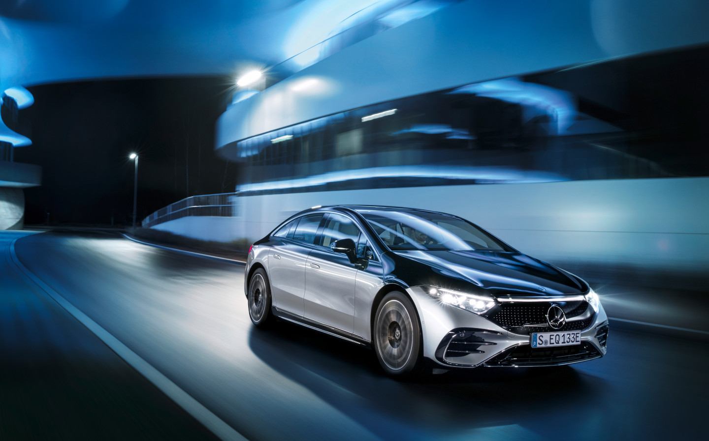 Mercedes fully reveals EQS electric flagship