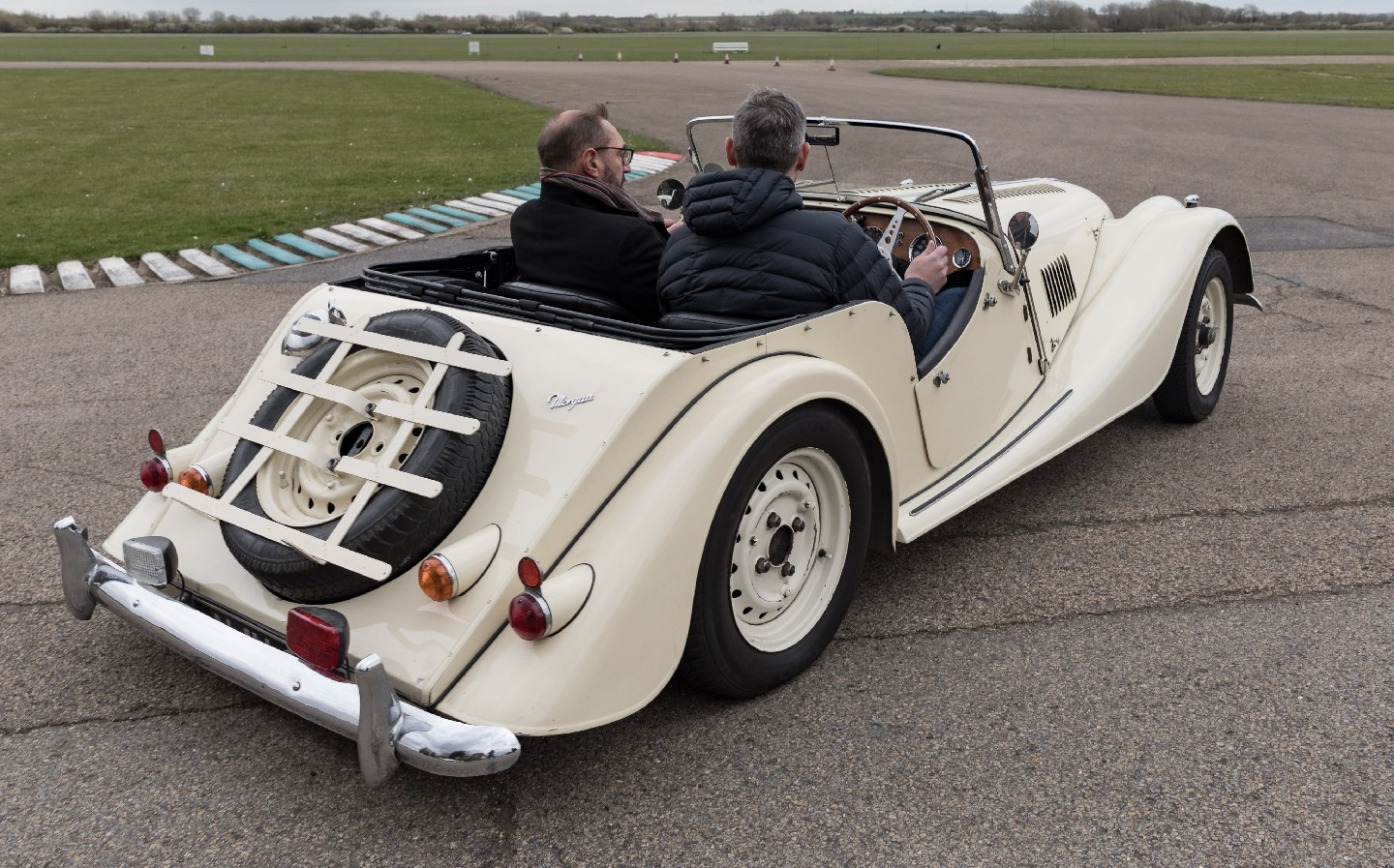 Will Dron, Steve Drummond, Ian Newstead: Electrogenic classic car electric conversions