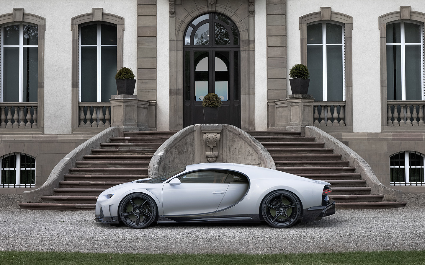 Bugatti unveils 273mph Chiron Super Sport