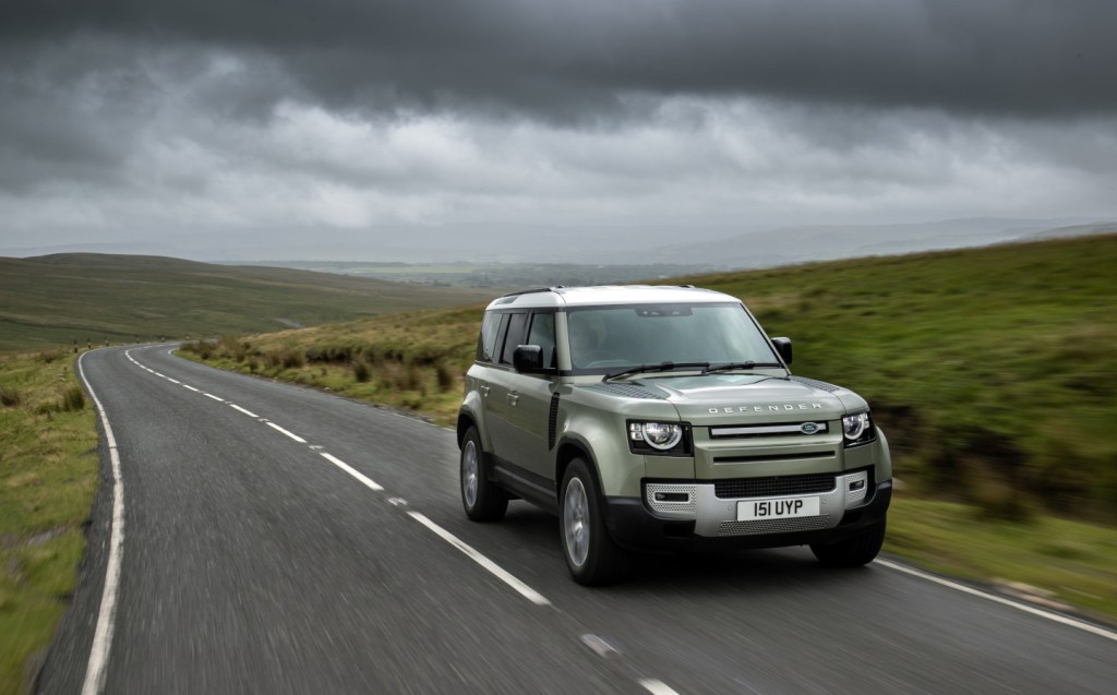 Hydrogen-powered Land Rover Defender to begin testing this year