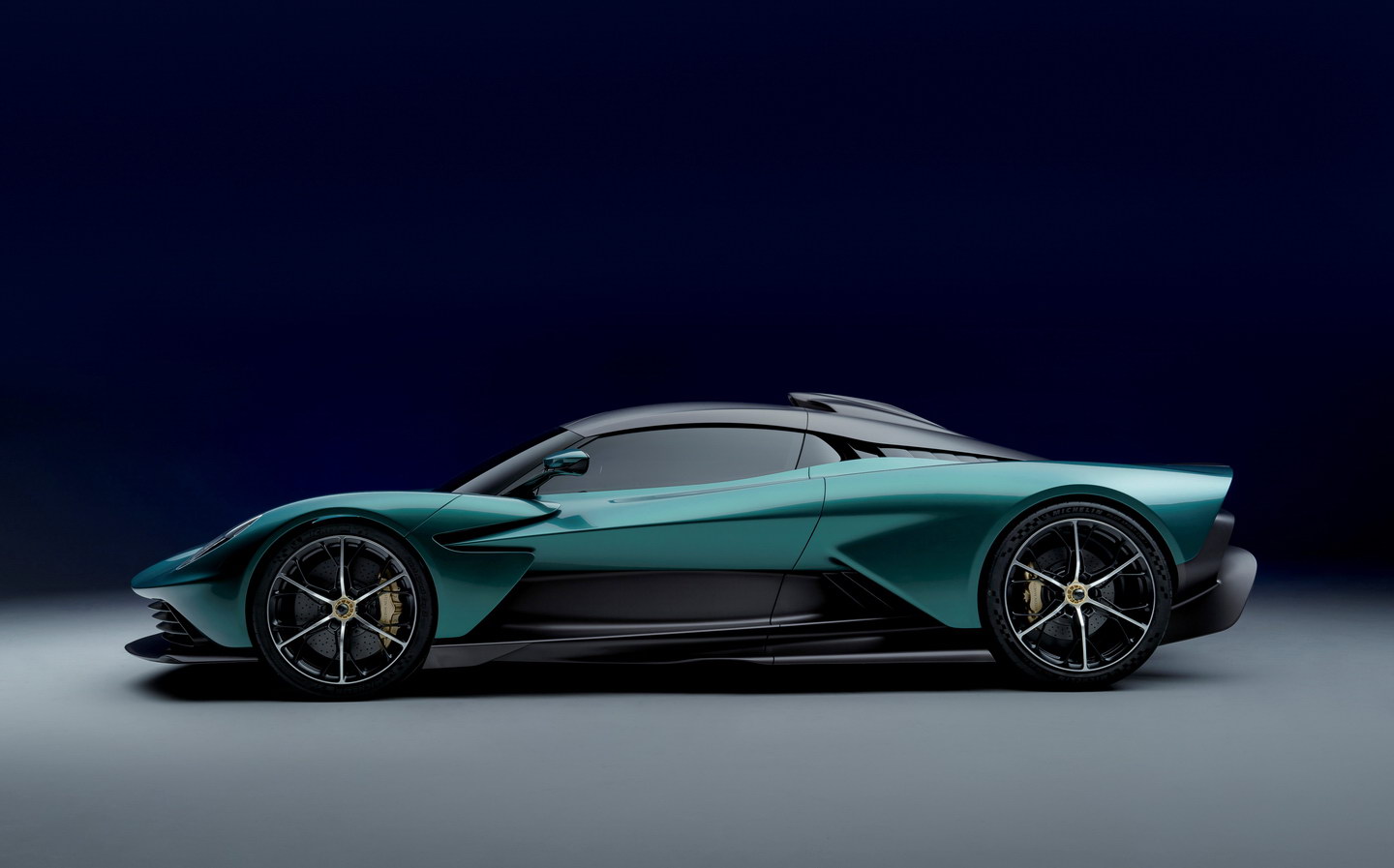 2023 Aston Martin Valhalla