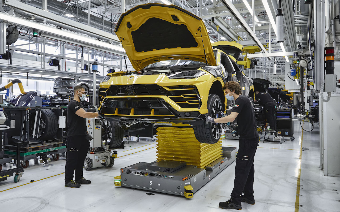 Lamborghini produces 15,000 Urus SUVs