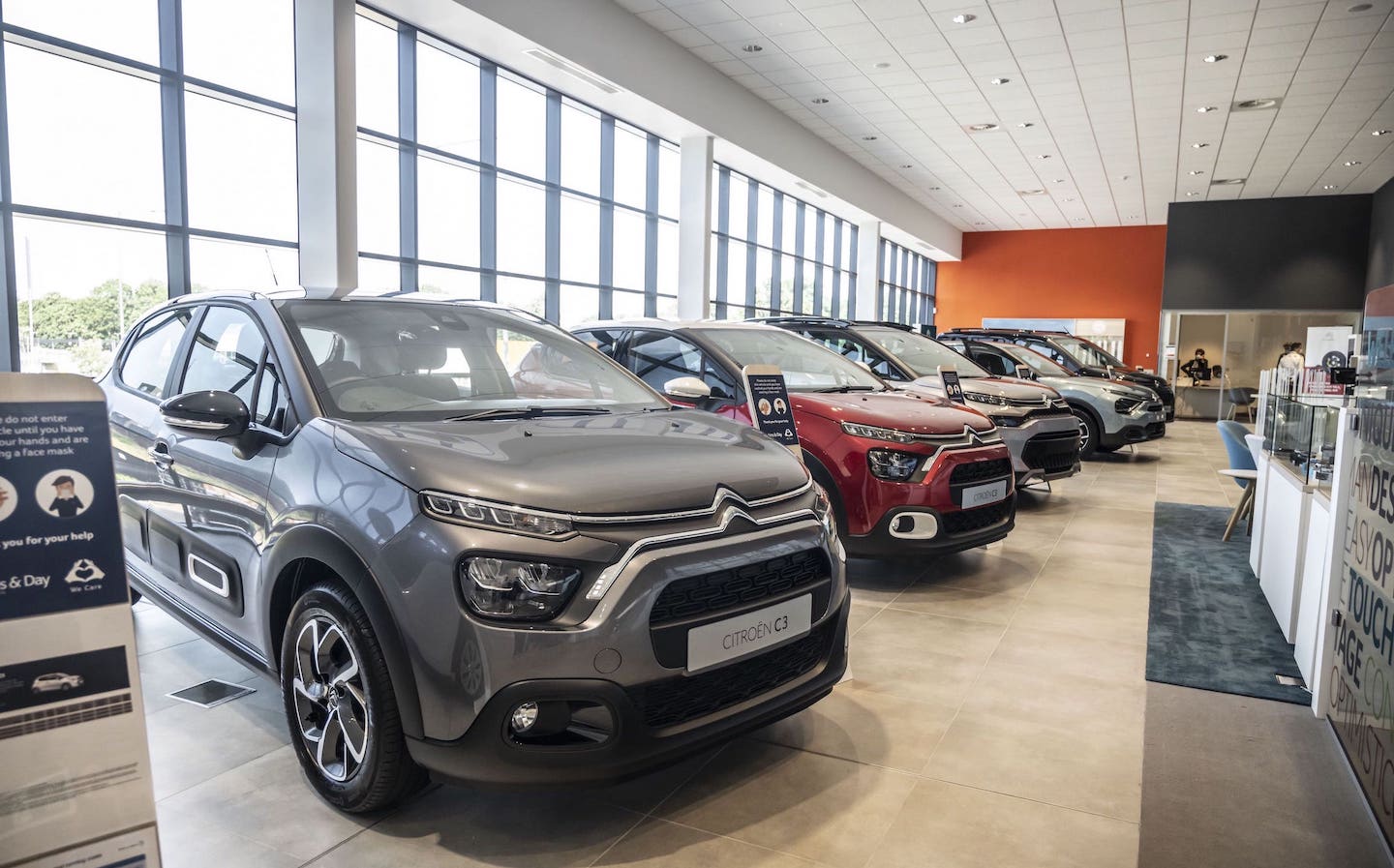 Citroen to introduce British sign language across its retail operations
