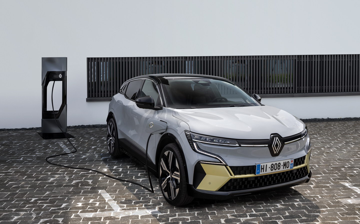 Renault Mégane E-Tech Electric unveiled for 2022 launch with 292-mile range