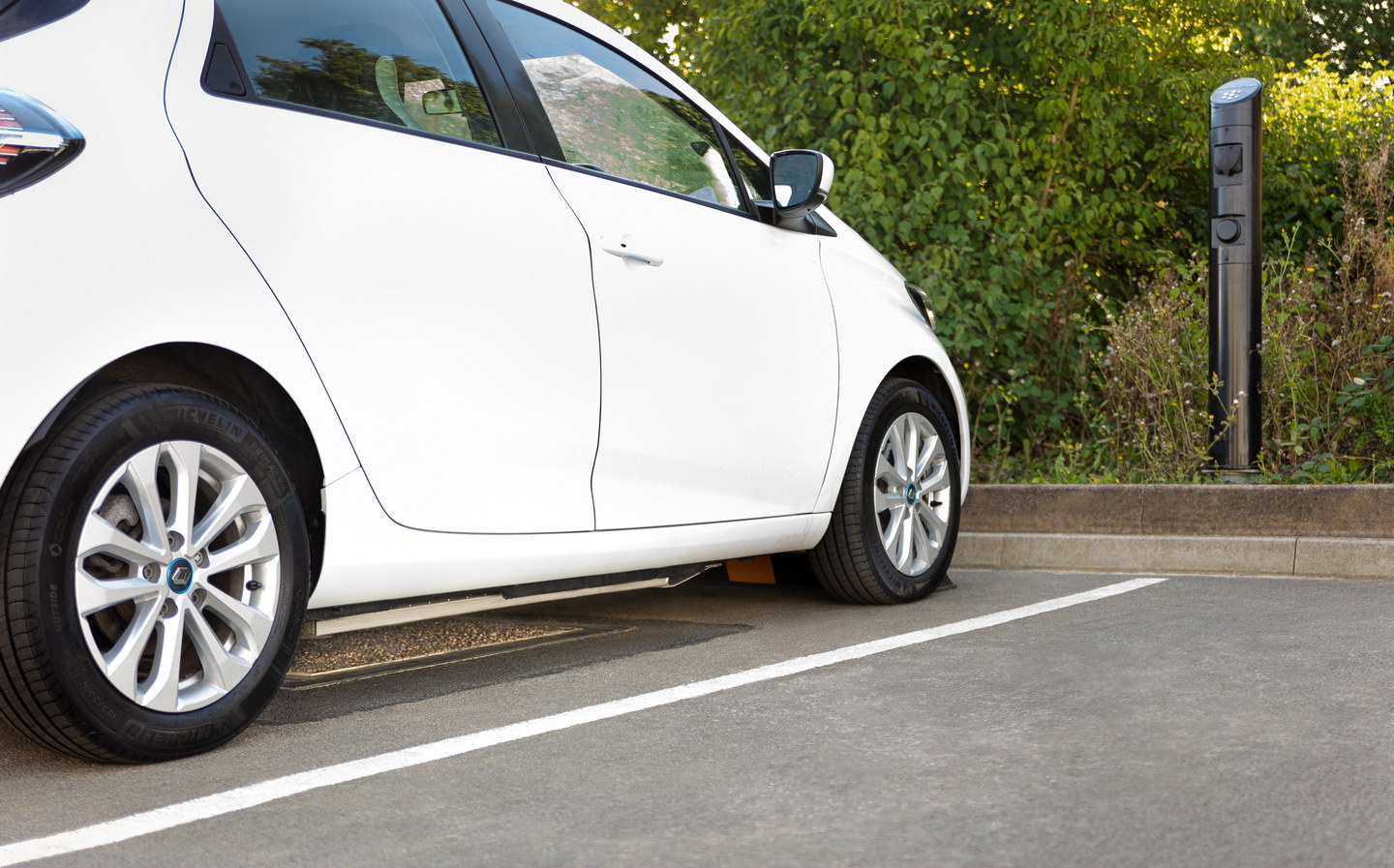 Wireless EV charging pad by Char.gy