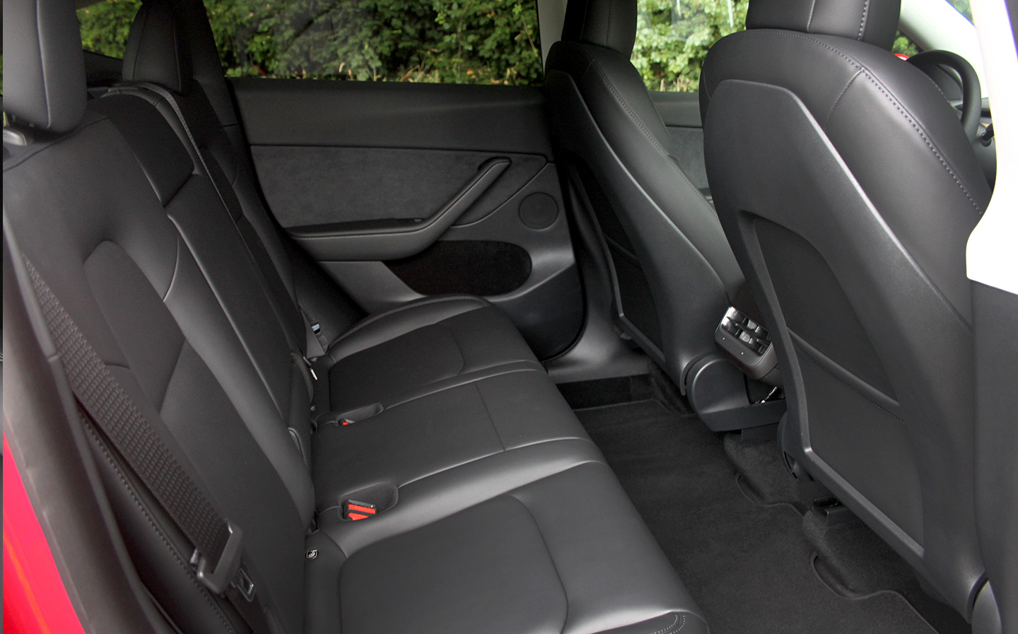 Tesla model y rear legroom online