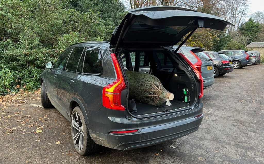 XC90 Recharge review boot space