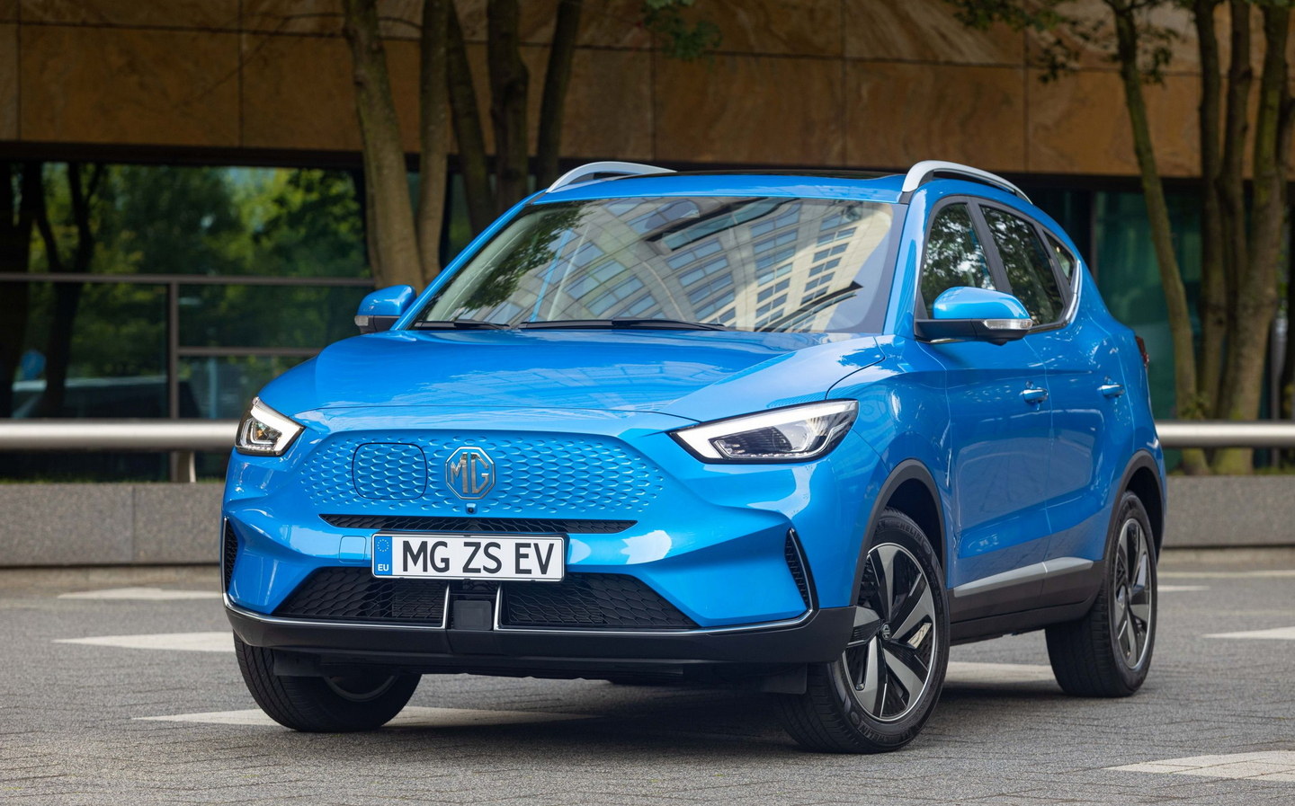 New MG ZS EV: fresh look, more range, still cheap*