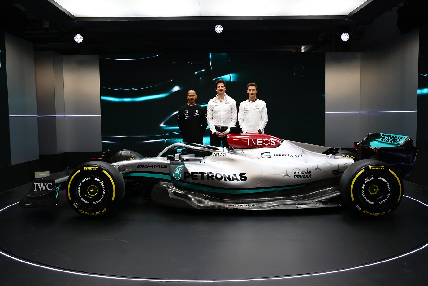 Lewis Hamilton, Toto Wolff and George Russell - Mercedes-AMG F1 W13 E Performance Launch