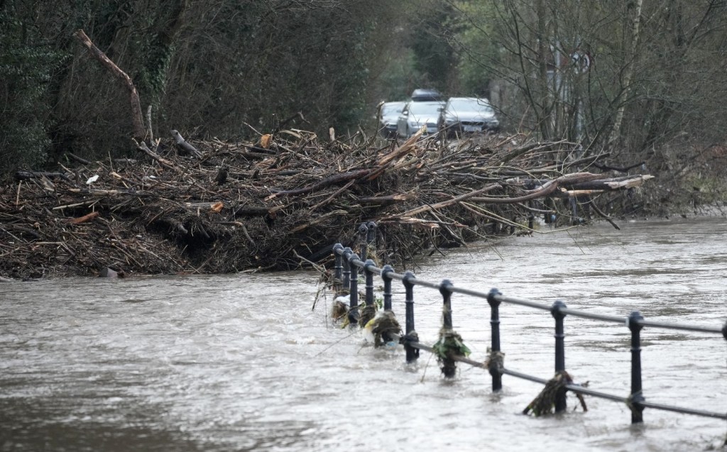 More disruption on UK roads as new storms follow Eunice and Franklin