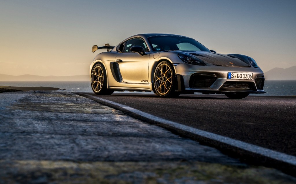 Porsche 718 Cayman GT4 RS review