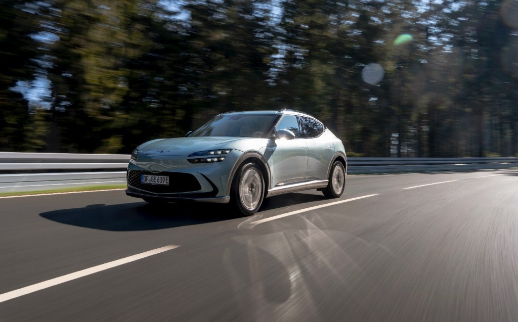 Genesis GV60 Test 2022: So fährt das Korea-E-Auto - firmenauto