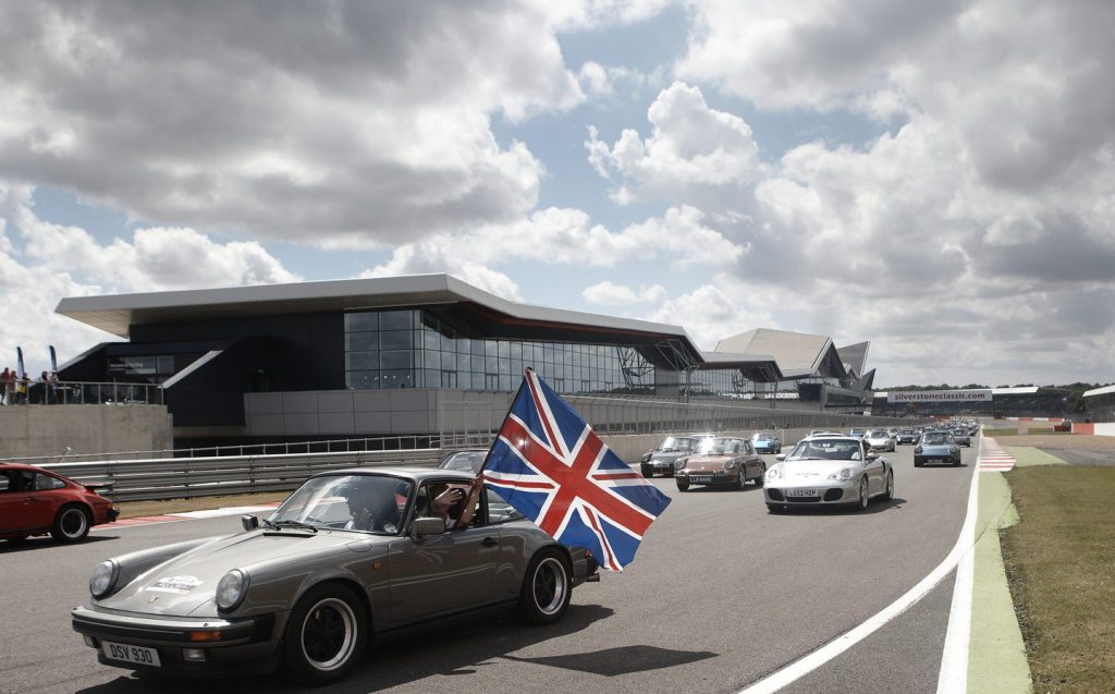 Porsche-track-parade-at-Silverstone-Festival