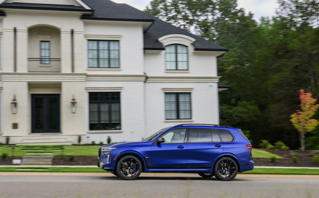 2023 BMW X7 M60i