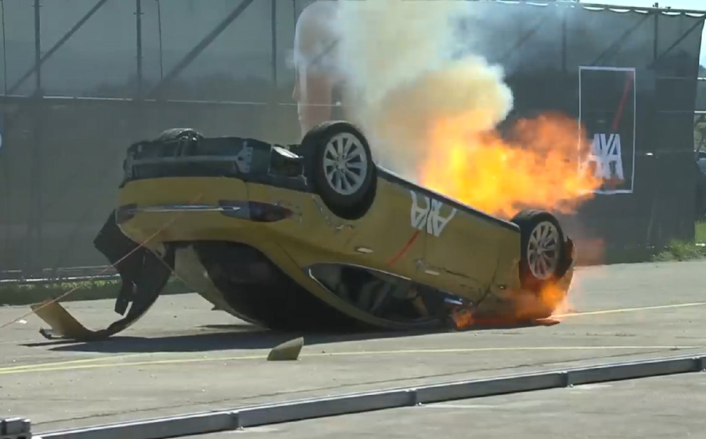 Insurance company Axa admits faking Tesla battery fire in staged crash test