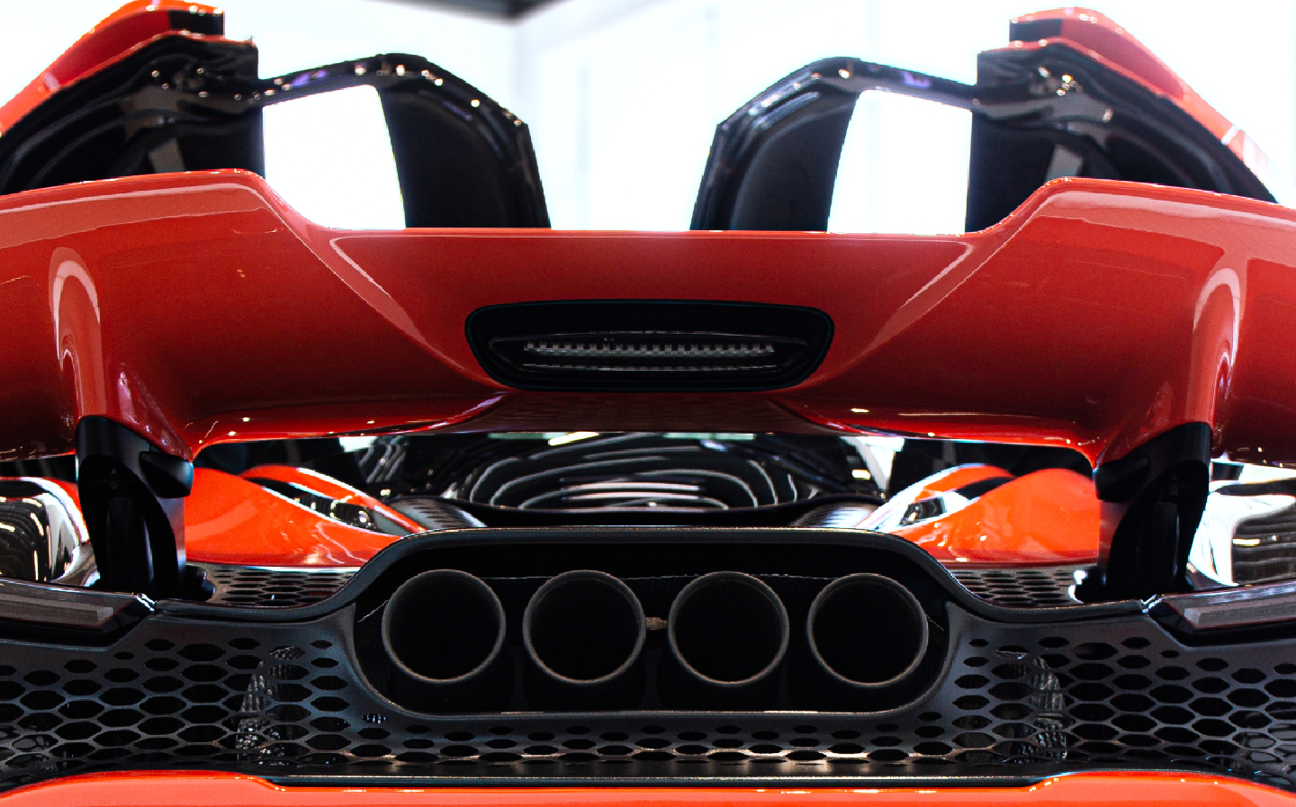 McLaren 765LT exhaust pipes