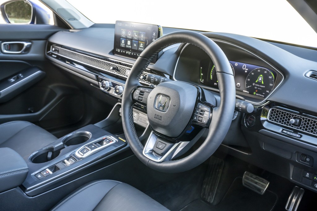 2022 Honda Civic e:HEV interior