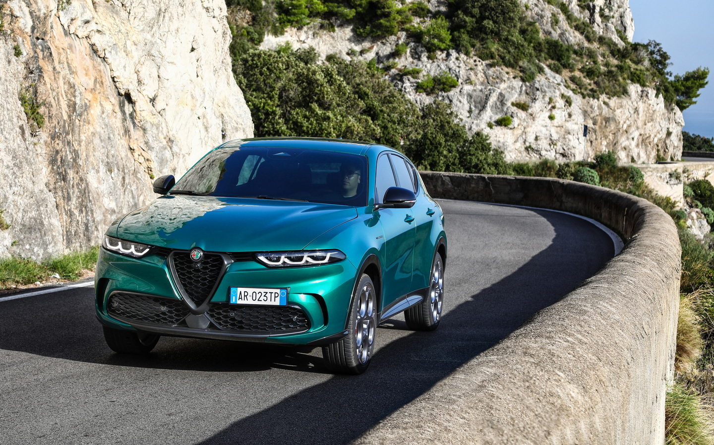 Alfa romeo tonale phev q4 2023 review on road and track with alfa s