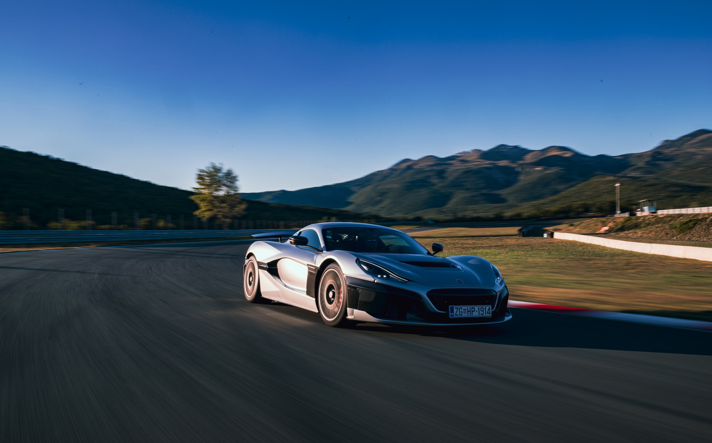 Rimac Nevera Driving, Engines & Performance