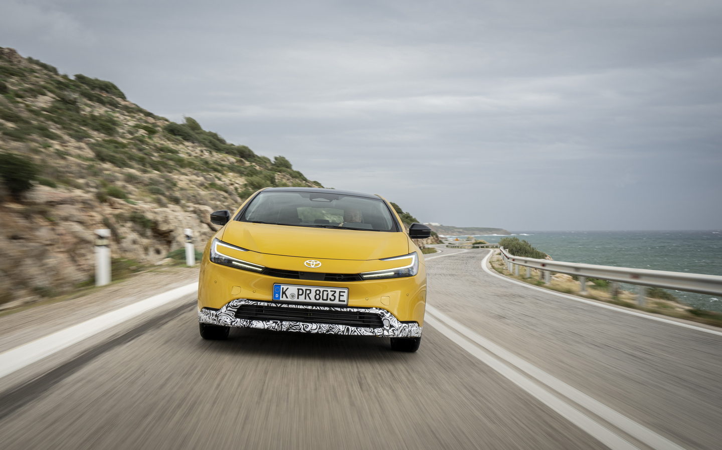 toyota-prius-plug-in-hybrid-phev-yellow-2023-011 - Driving.co.uk from ...