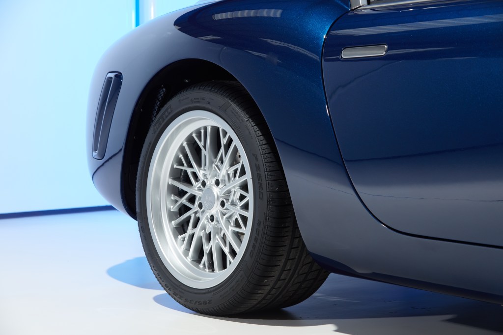 RML Short Wheelbase rear wheel close-up