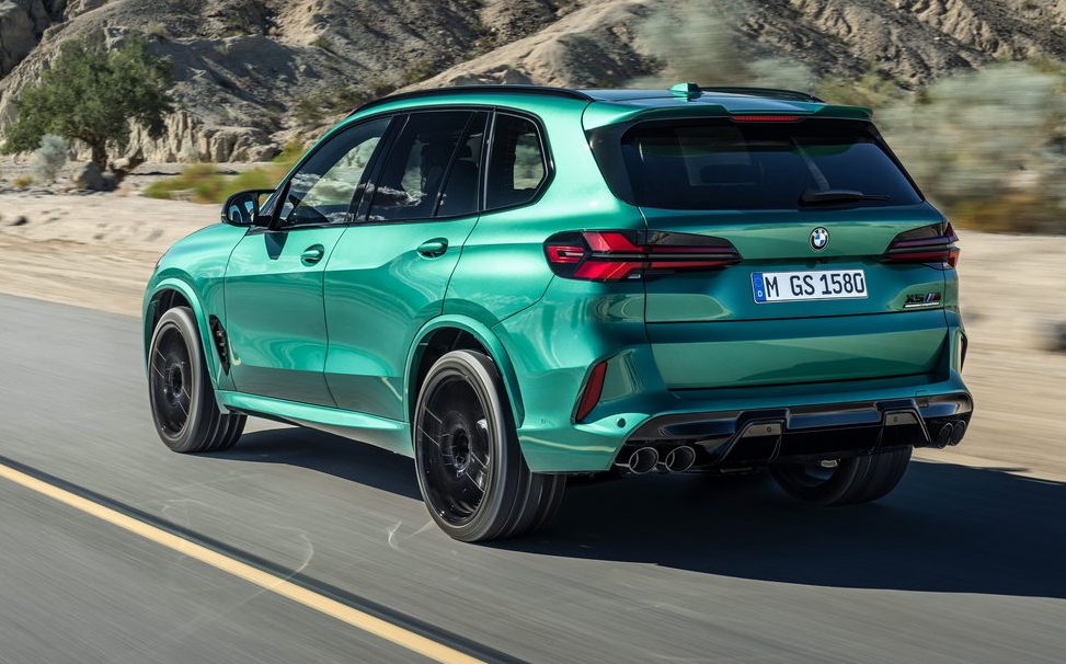 BMW X5 M viewed from the rear 3/4 on the road