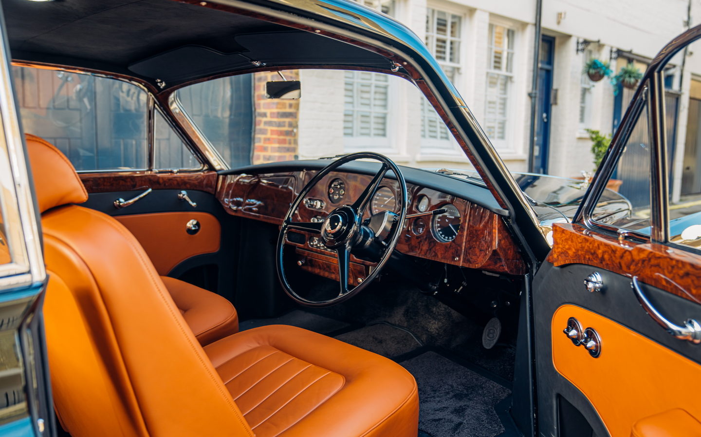 Lunaz 1961 Bentley Continental EV interior