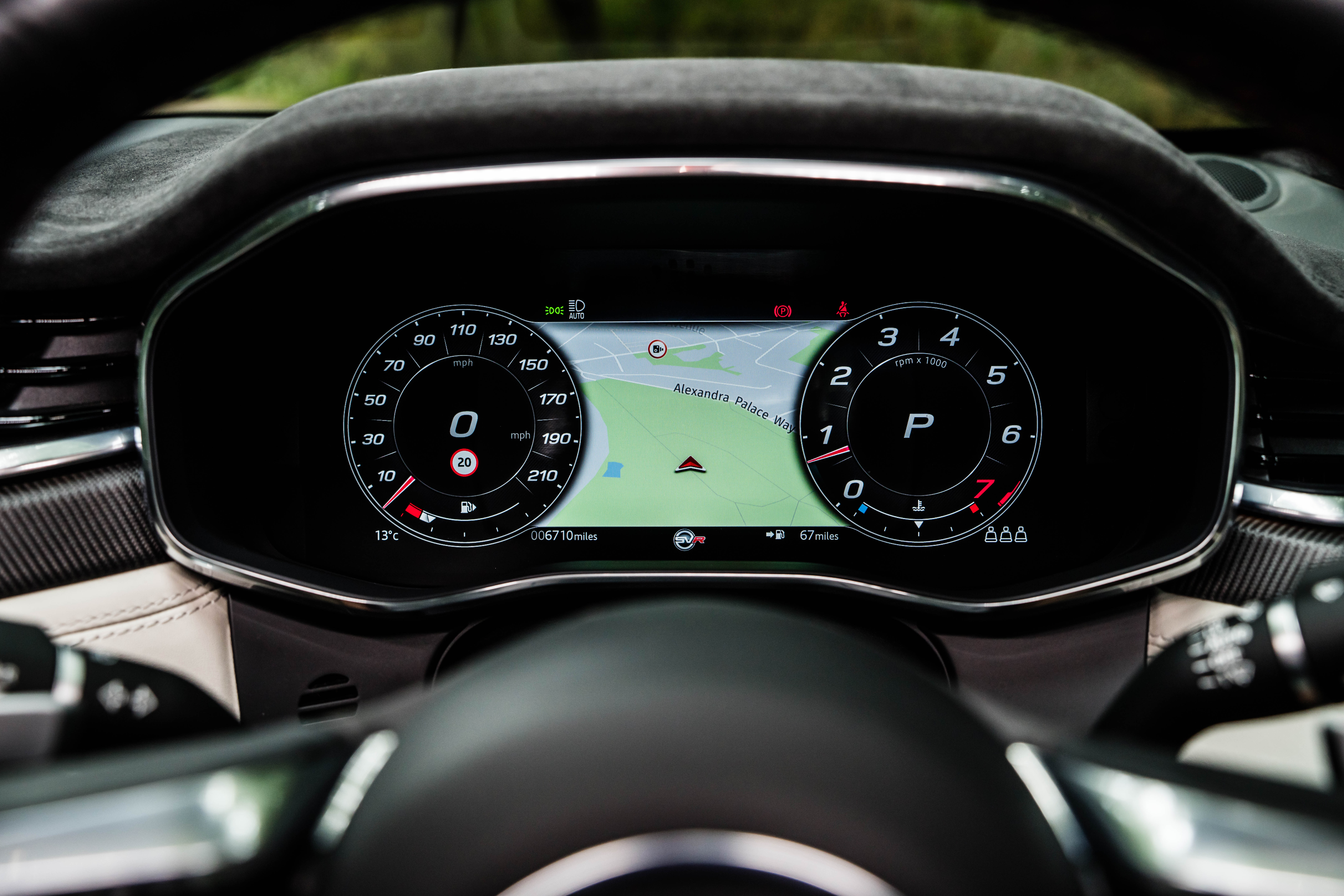 Jaguar F-Pace SVR digital driver's display
