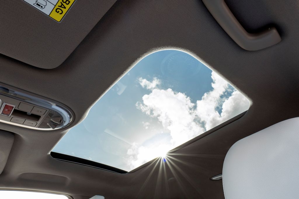 Hyundai Ioniq 6 sunroof