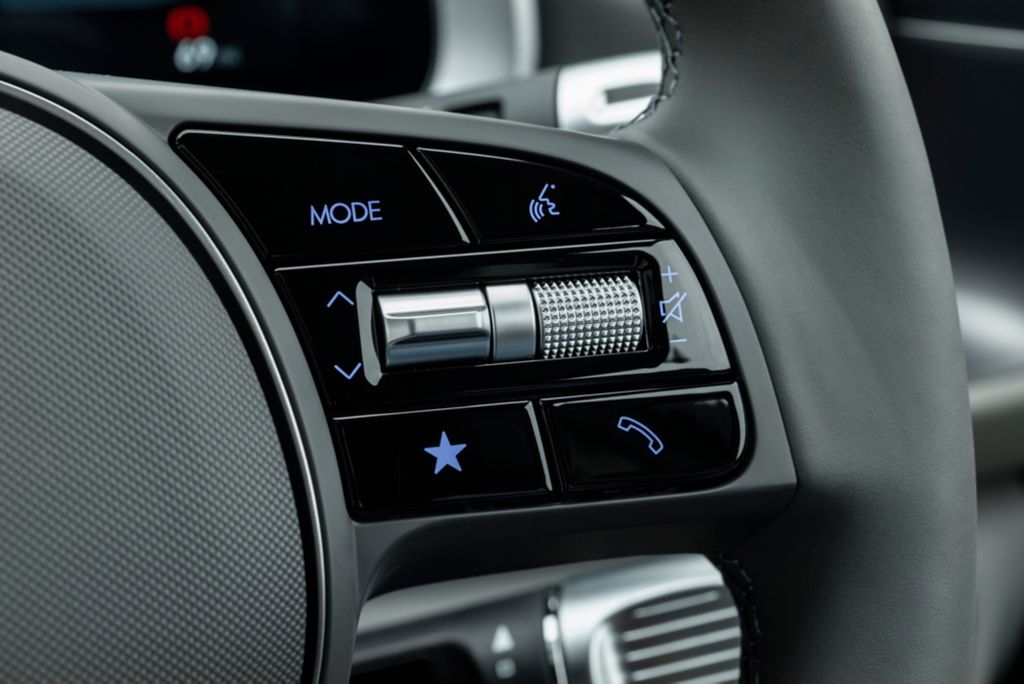 Hyundai Ioniq 6 steering wheel buttons