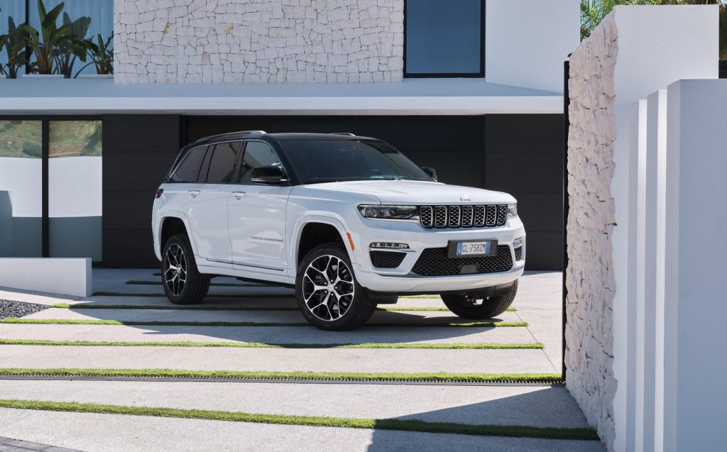 Jeep Grand Cherokee 2025 4xe Charging